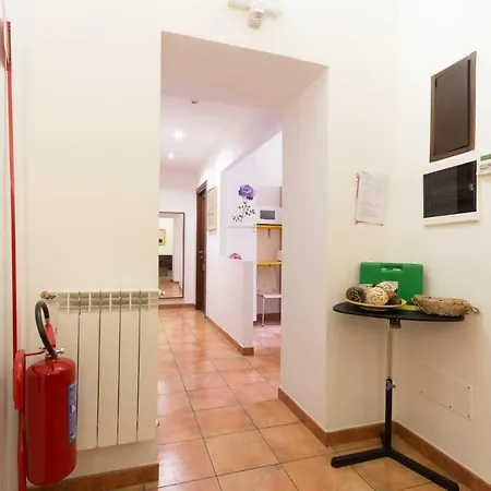 Bed and breakfast Few Steps From St Peter Roma