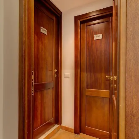 Few Steps From St Peter Bed & Breakfast