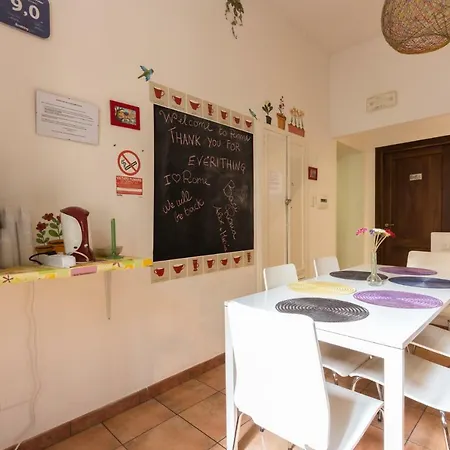 Few Steps From St Peter Bed & Breakfast