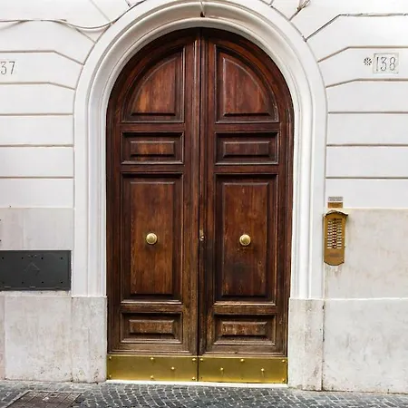 Few Steps From St Peter * 罗马