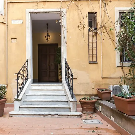 Few Steps From St Peter * 罗马