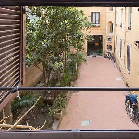 Few Steps From St Peter Bed & Breakfast